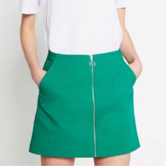 Zara Dresses & Skirts - Zara Trafaluc Mini Skirt Textured Green Zip Up